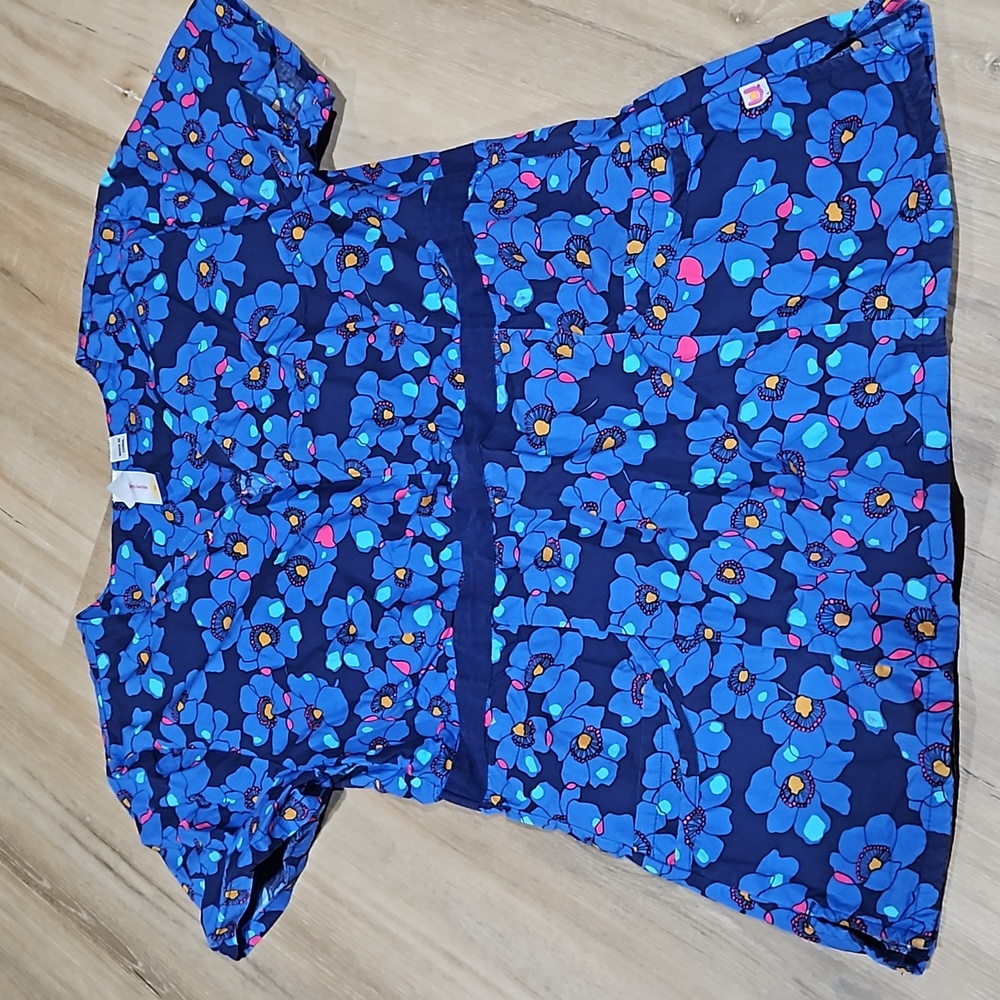 Scrub top